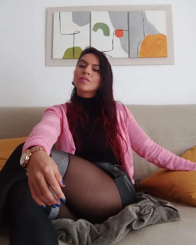 610176205: Chica busca chico en Albacete