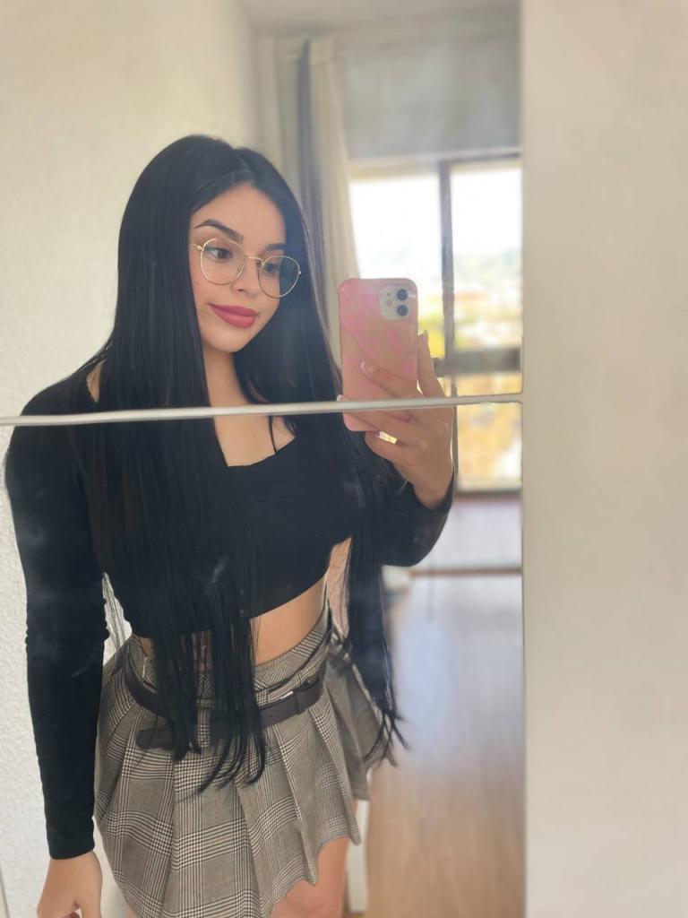 Chica busca chico en Cádiz: 