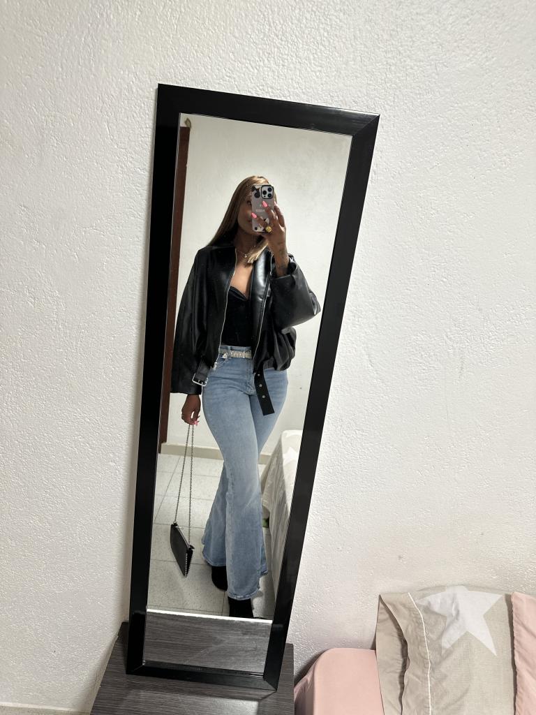 666735521: Chica busca chico en Gerona