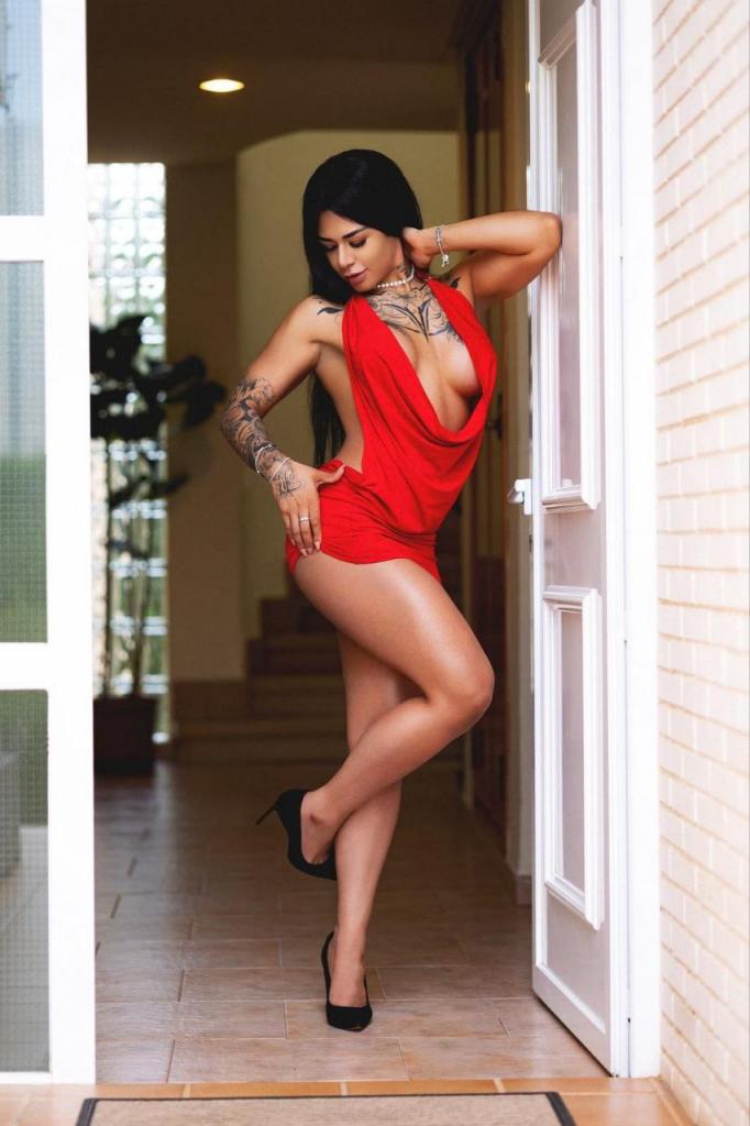 Chica busca chico en Ibiza: 