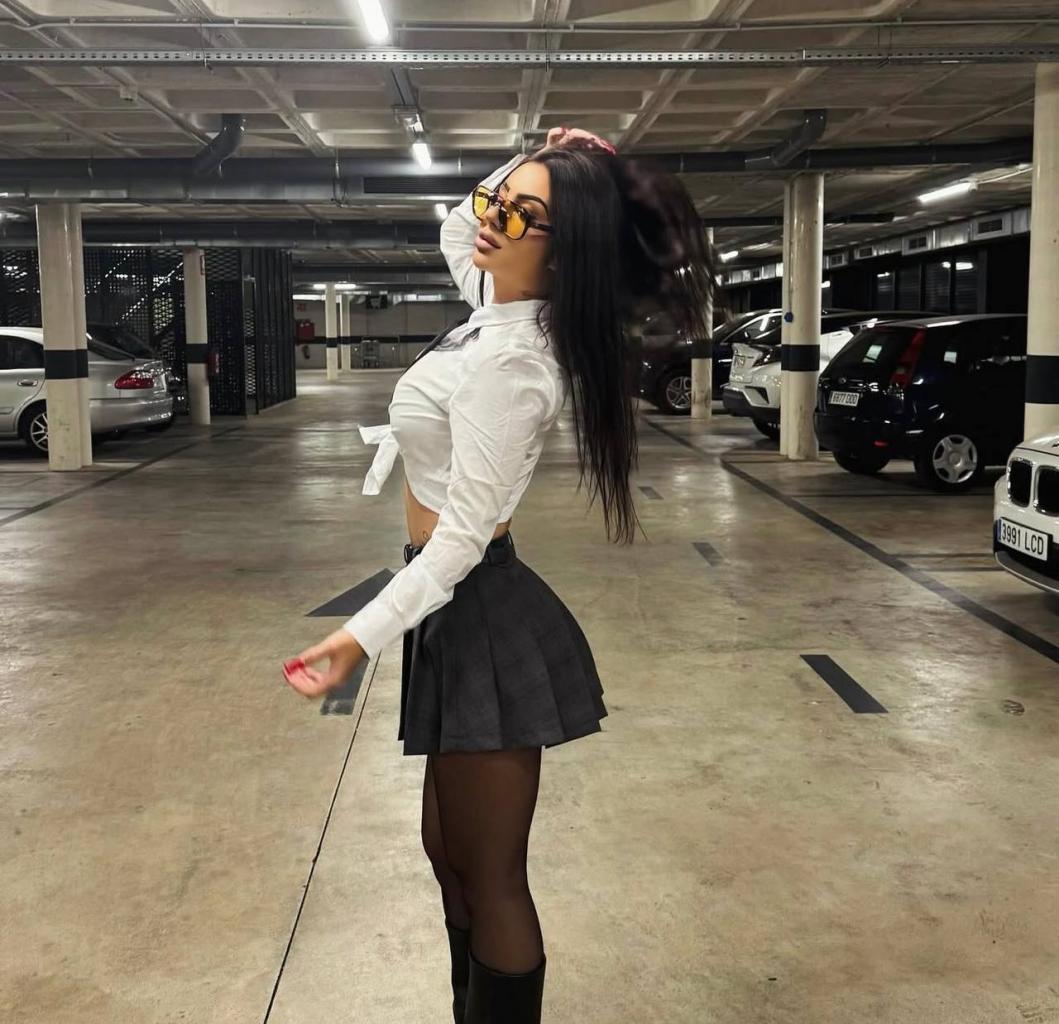 689881288: Chica busca chico en Madrid