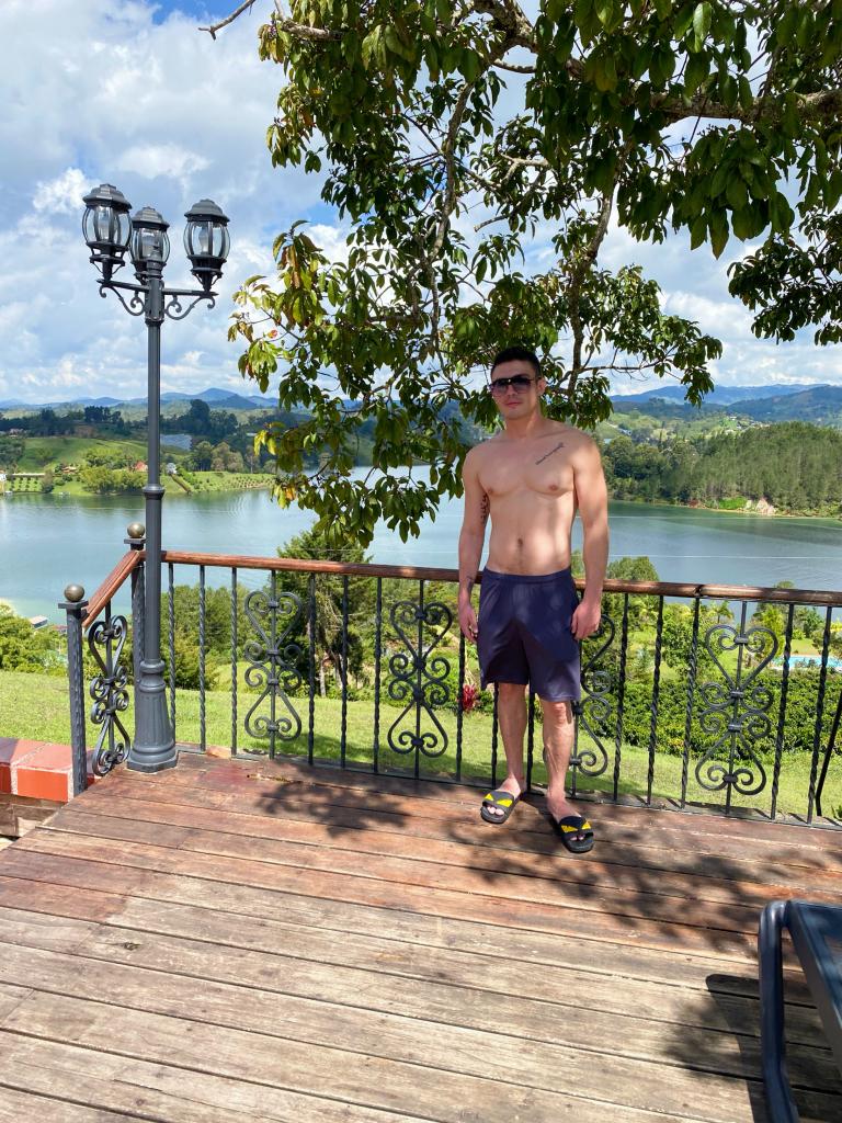 653577944: Chico busca chica en Cantabria