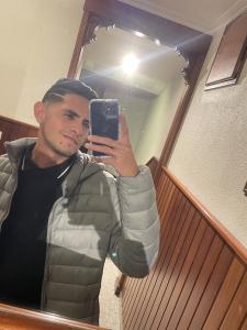 687724672: Chico busca chica en La Coruña