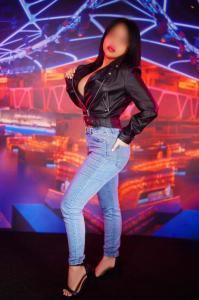 615684423: Chica busca chico en Madrid