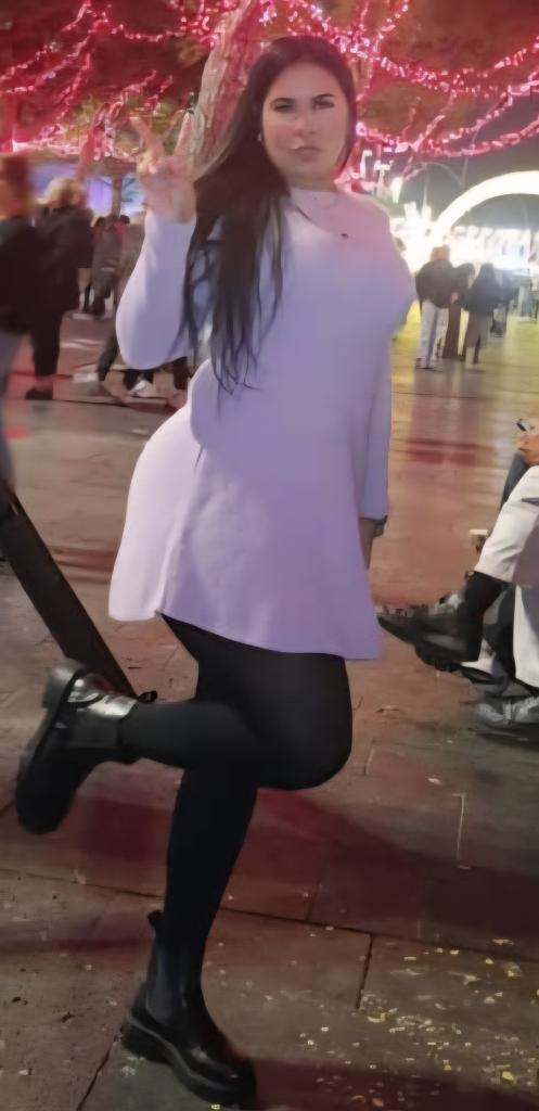 661120993: Chica busca chico en Barcelona