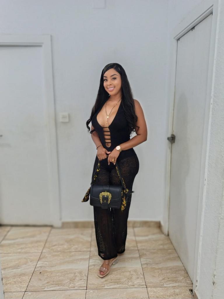 607043388: Chica busca chico en Ceuta