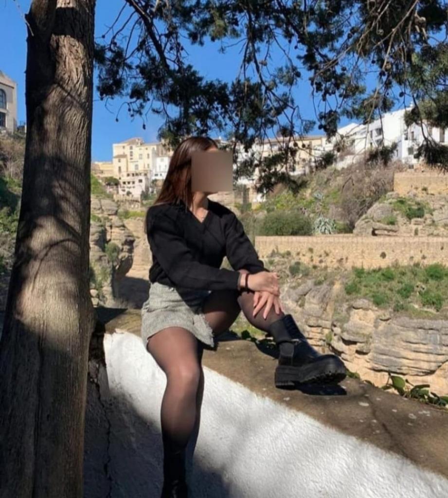 624467718: Chica busca chico en La Coruña