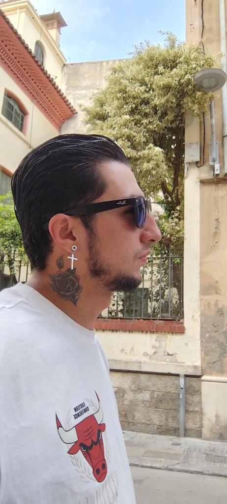 641186508: Chico busca chica en Barcelona