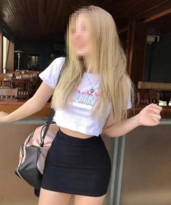 647672570: Chica busca chico en Sevilla
