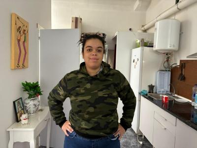 613393129: Chica busca chico en Barcelona