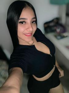 643114028: Chica busca chico en Navarra