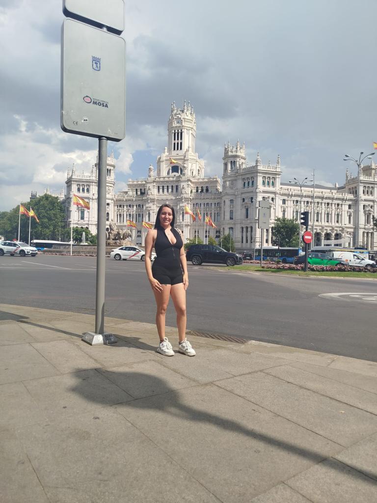 678022375: Chica busca chico en Madrid