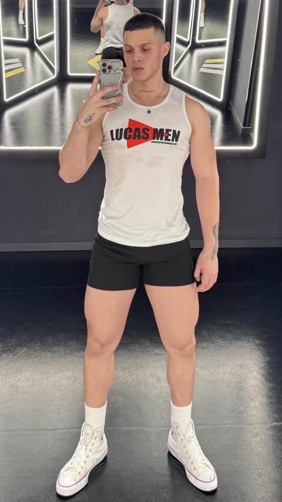 643867880: Chico busca chica en Barcelona