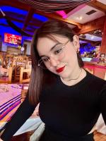 670738176: Chica busca chico en Madrid