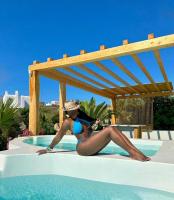 694290466: Chica busca chico en Mallorca