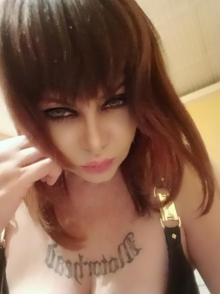 613962573: Chica busca chico en Lugo