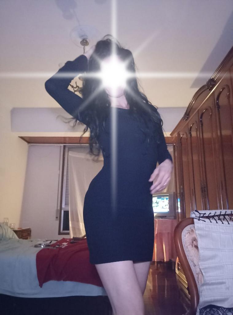 663778937: Chica busca chico en Málaga