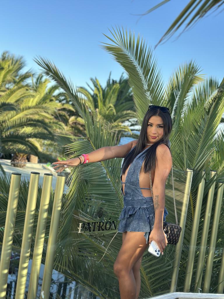 669076264: Transexual en Las Palmas