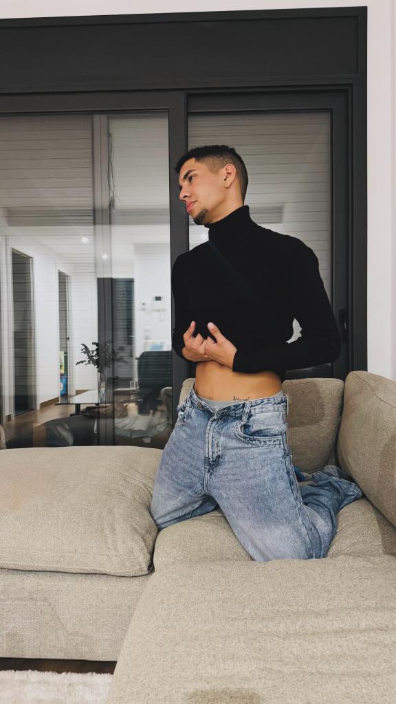 Chico busca chica en Sevilla: 