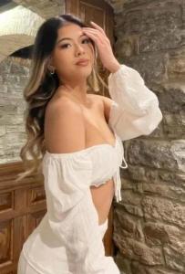 695499533: Chica busca chico en Madrid