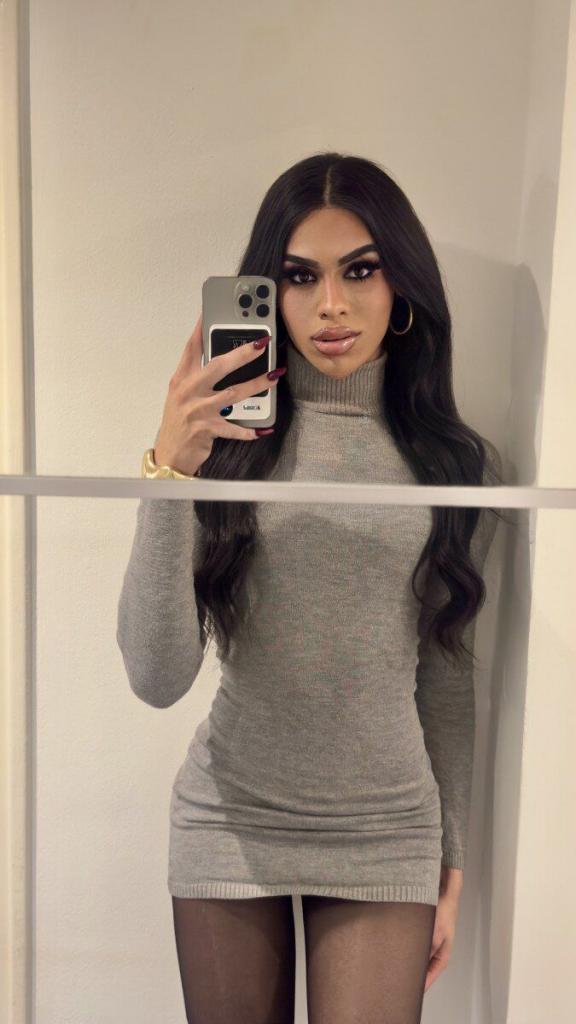 742011195: Travesti en La Coruña