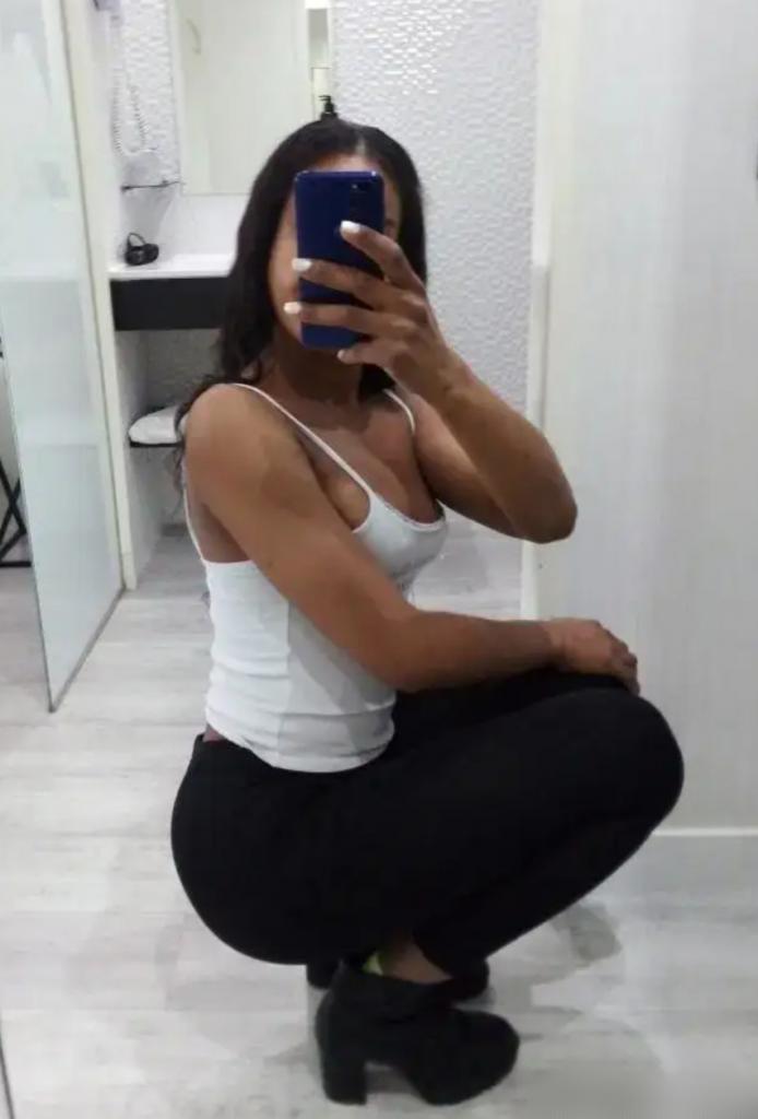 641040782: Chica busca chico en Pontevedra