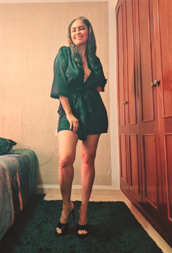 624717564: Chica busca chico en Tenerife