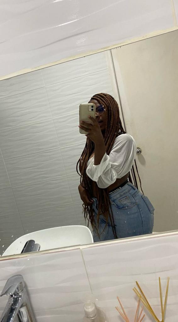 661120993: Chica busca chico en Barcelona