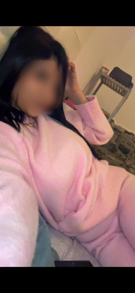 Chica busca chico en Huelva: 