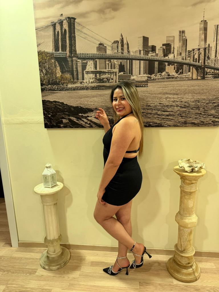 664198873: Chica busca chico en Barcelona