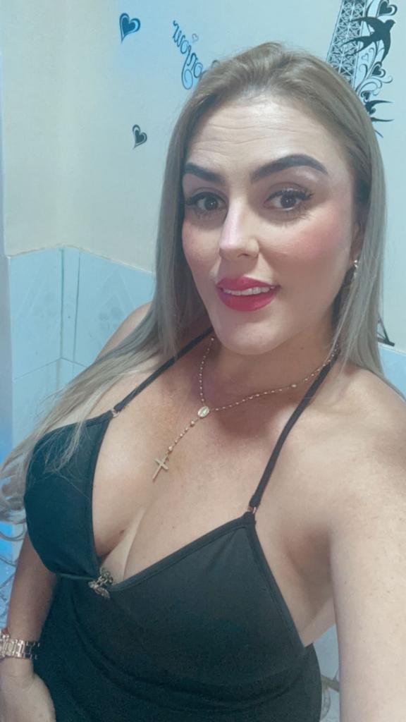 642990819: Chica busca chico en Cantabria