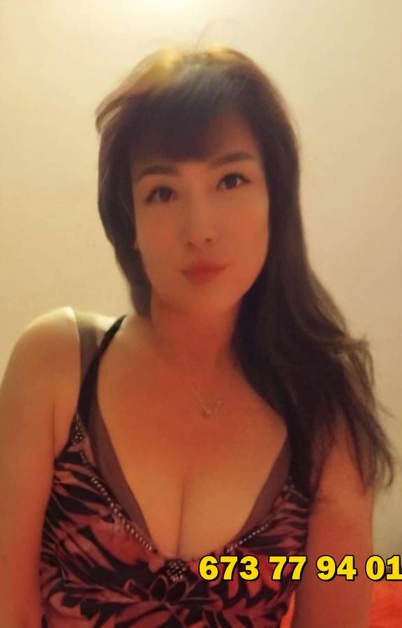 673779401: Chica busca chico en Gerona