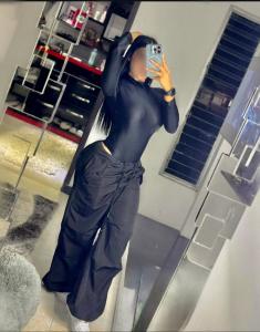 643981571: Chica busca chico en La Rioja