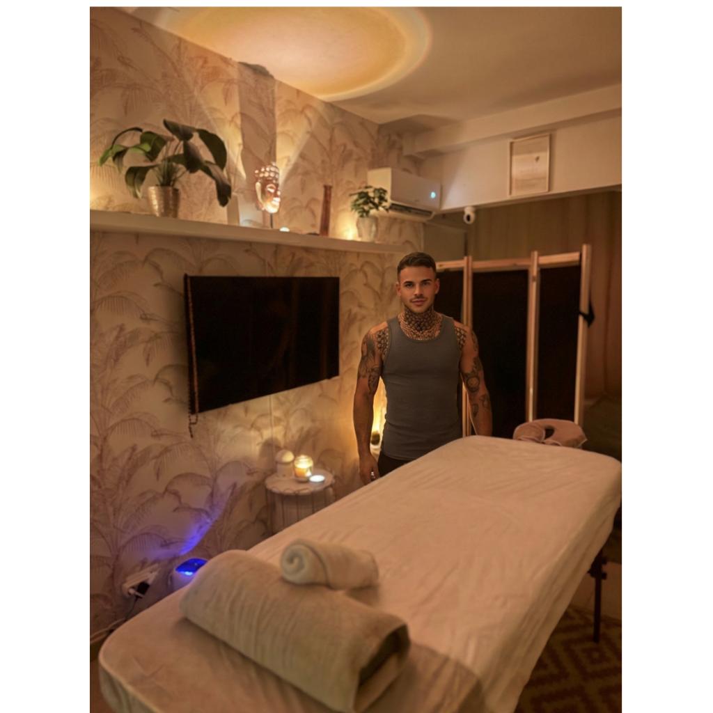 Chico busca chica en Málaga: 