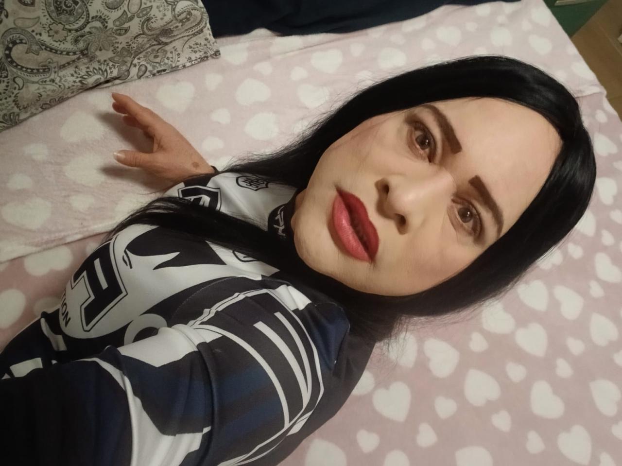 621480182: Transexual en León