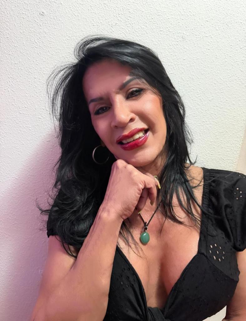 664227044: Travesti en Granada