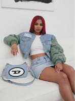 647721233: Chica busca chico en Murcia