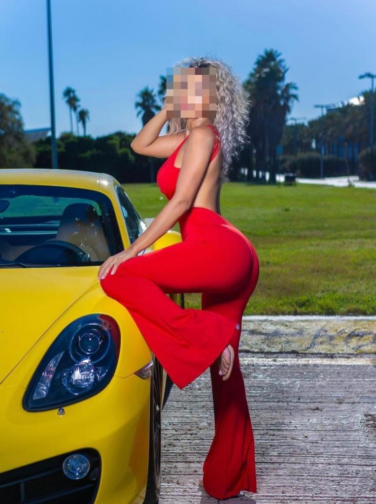 Chica busca chico en Ibiza: Chica busca chico