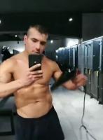 664131787: Chico busca chica en Barcelona