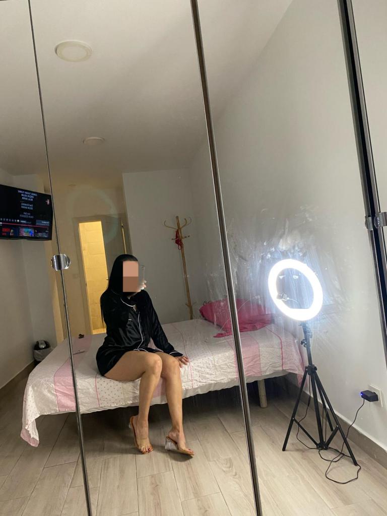 674627963: Chica busca chico en Murcia