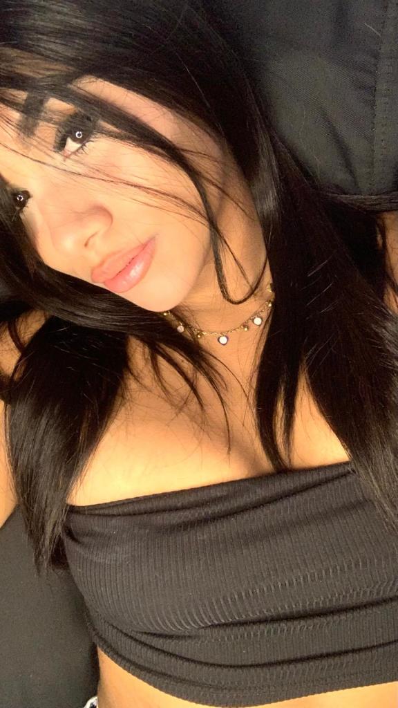 633863889: Chica busca chico en La Coruña