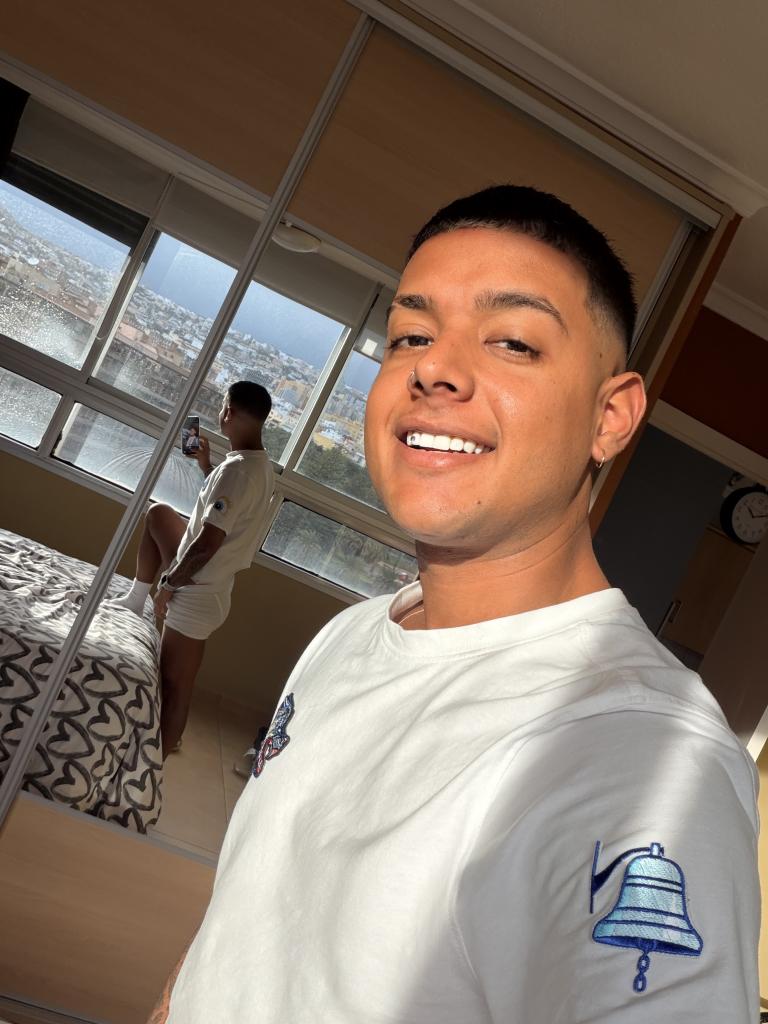 Chico busca chica en Cádiz: 