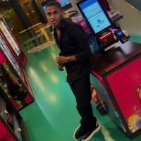 633725300: Chico busca chica en Barcelona