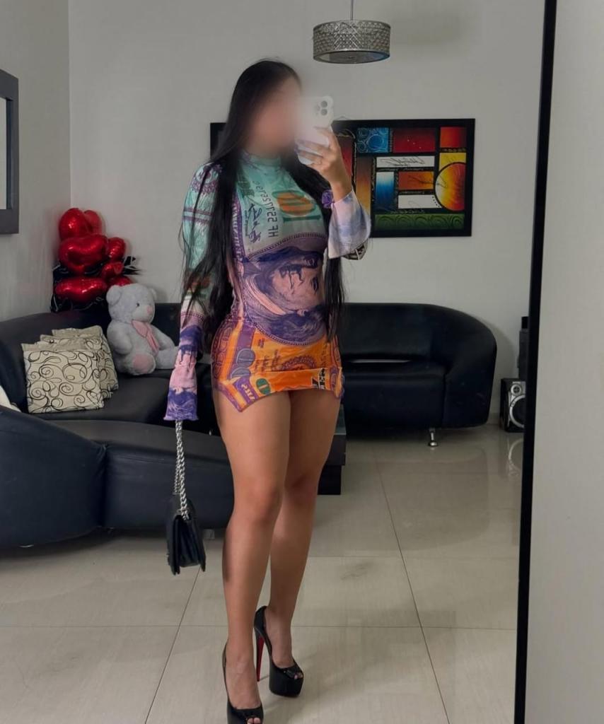 612242617: Chica busca chico en Barcelona