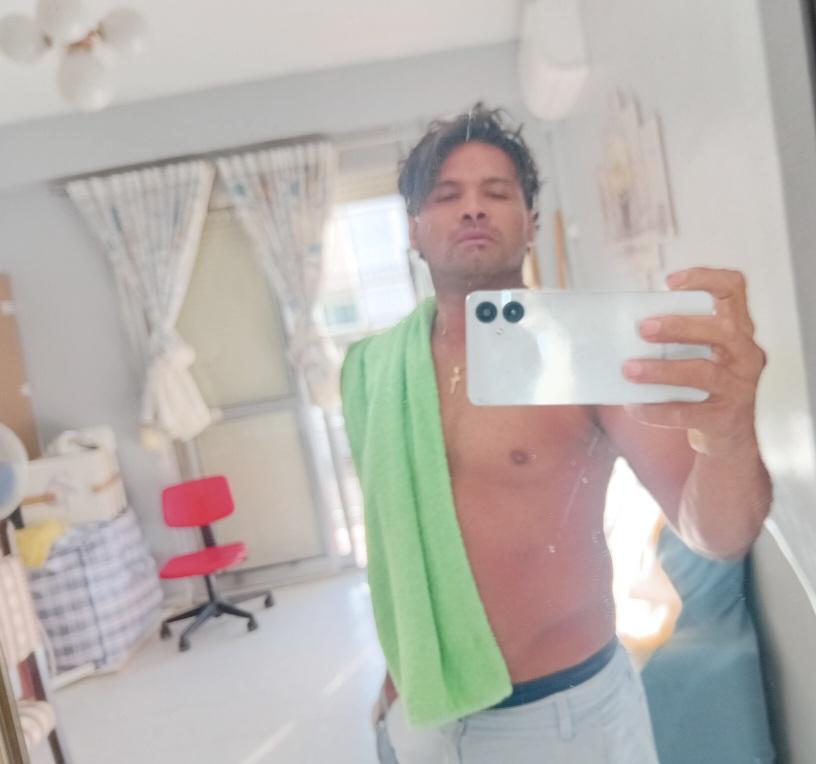 Chico busca chica en Sevilla: 