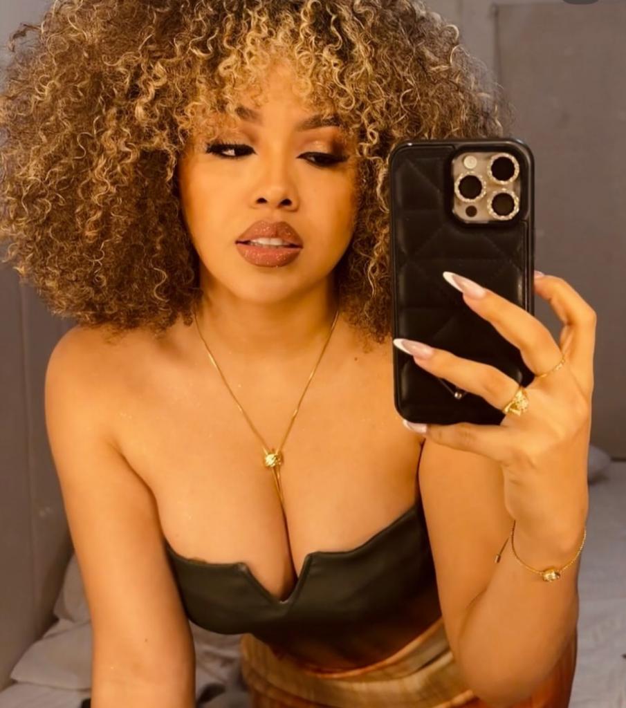 Chica busca chico en Almería: 