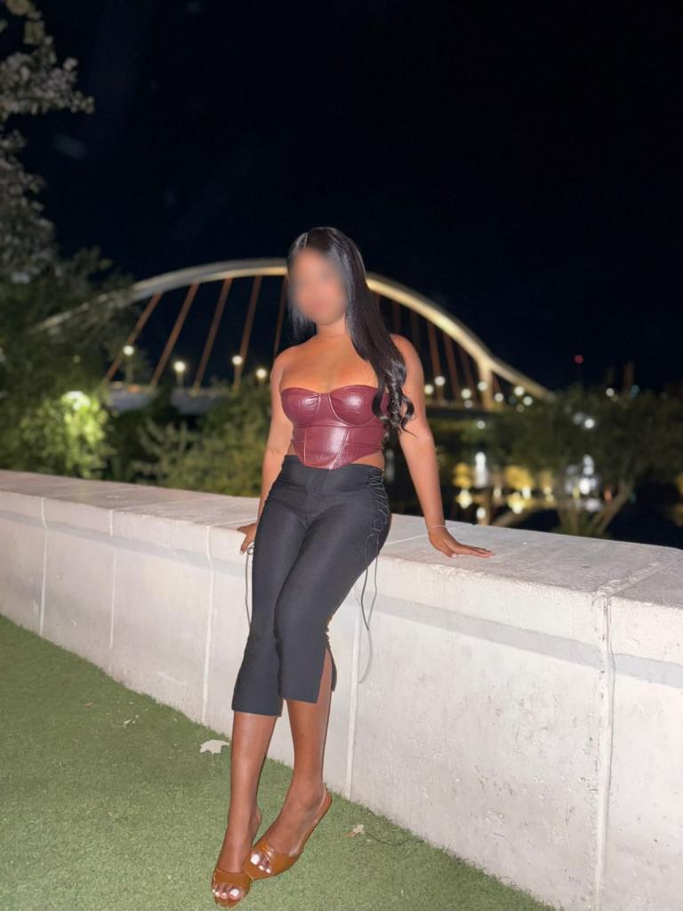 617156464: Chica busca chico en Sevilla