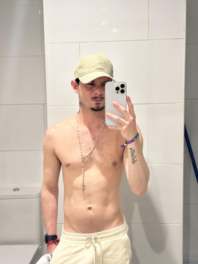 676337518: Chico busca chica en Sevilla