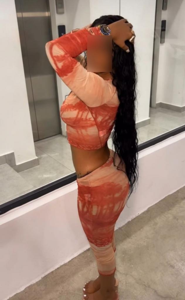 667590915: Chica busca chico en Barcelona