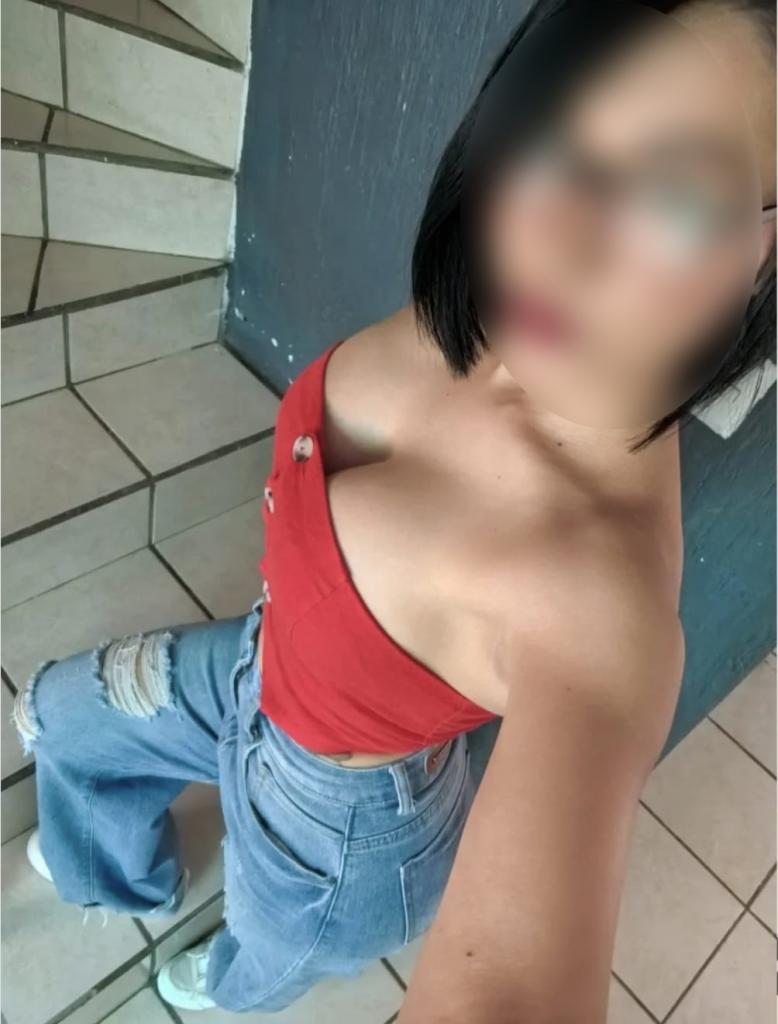 614318398: Chica busca chico en Almería